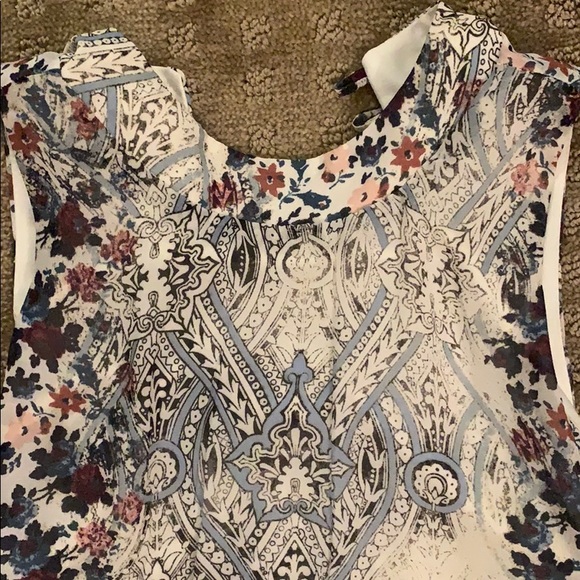 Adorable patterned dress - Picture 4 of 4